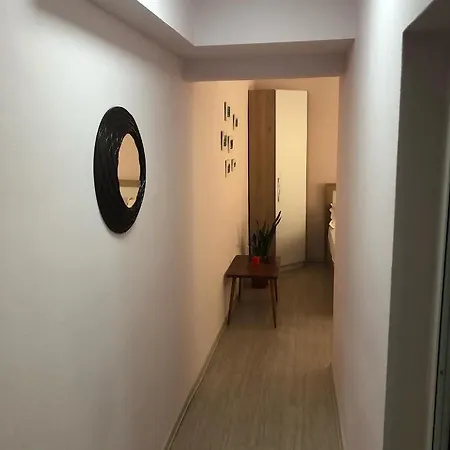 Itan's Apartment-lovely Guest In Center Apartamento Tirana