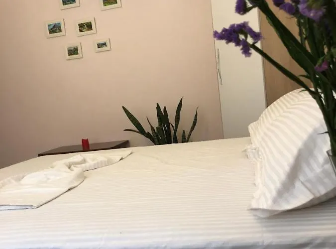 Daire Itan's Apartment-lovely Guest In Center *