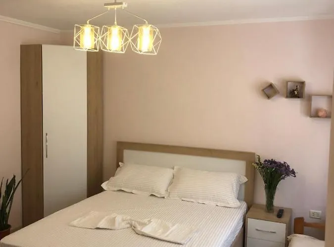Daire Itan's Apartment-lovely Guest In Center